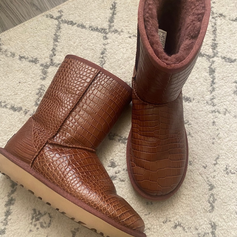 UGG classic short boots